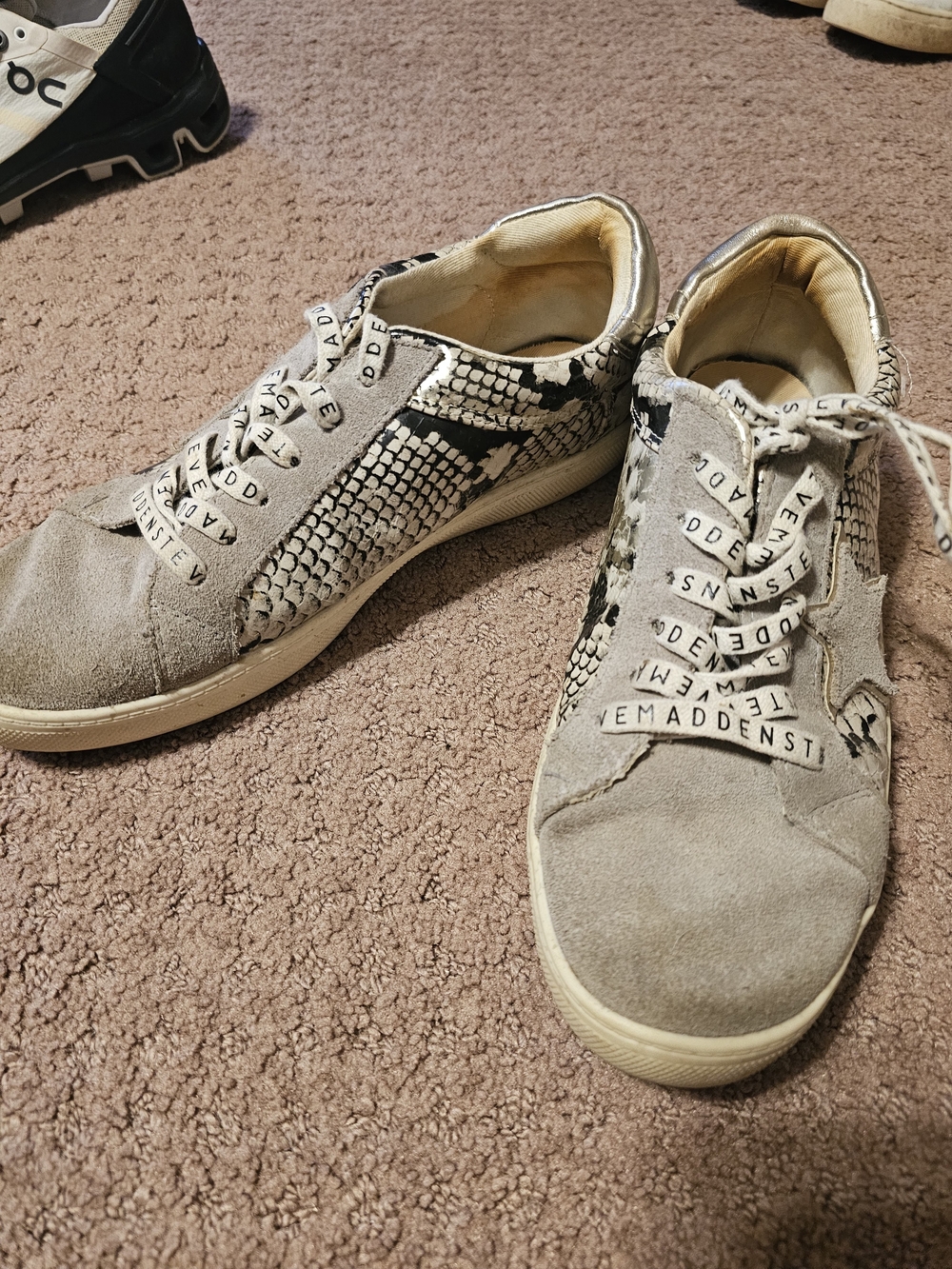 Steve Madden Men’s Grey Snake-Print Casual Sneakers